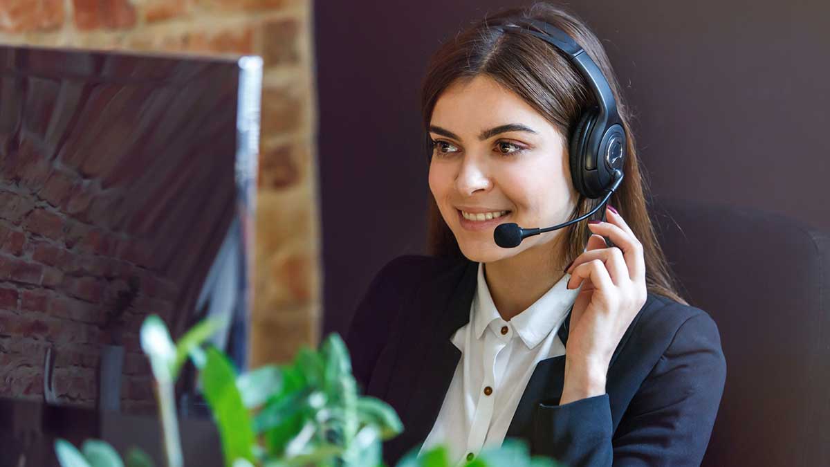 woman-answering-phone woman-answering-phone